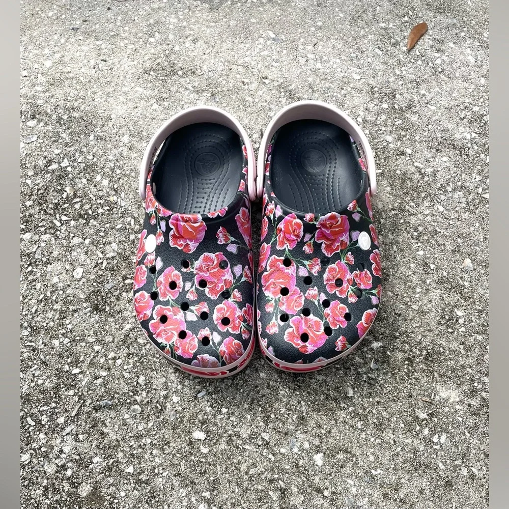 *EUC* CROCBAND Floral Graphic III Clog - Floral On Black - 205330-97J - W 7/M 5 - Picture 1 of 11